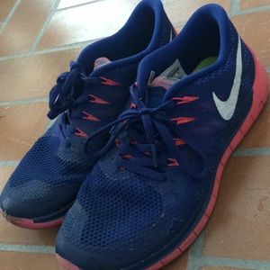 NIKE FREE SNEAKERS