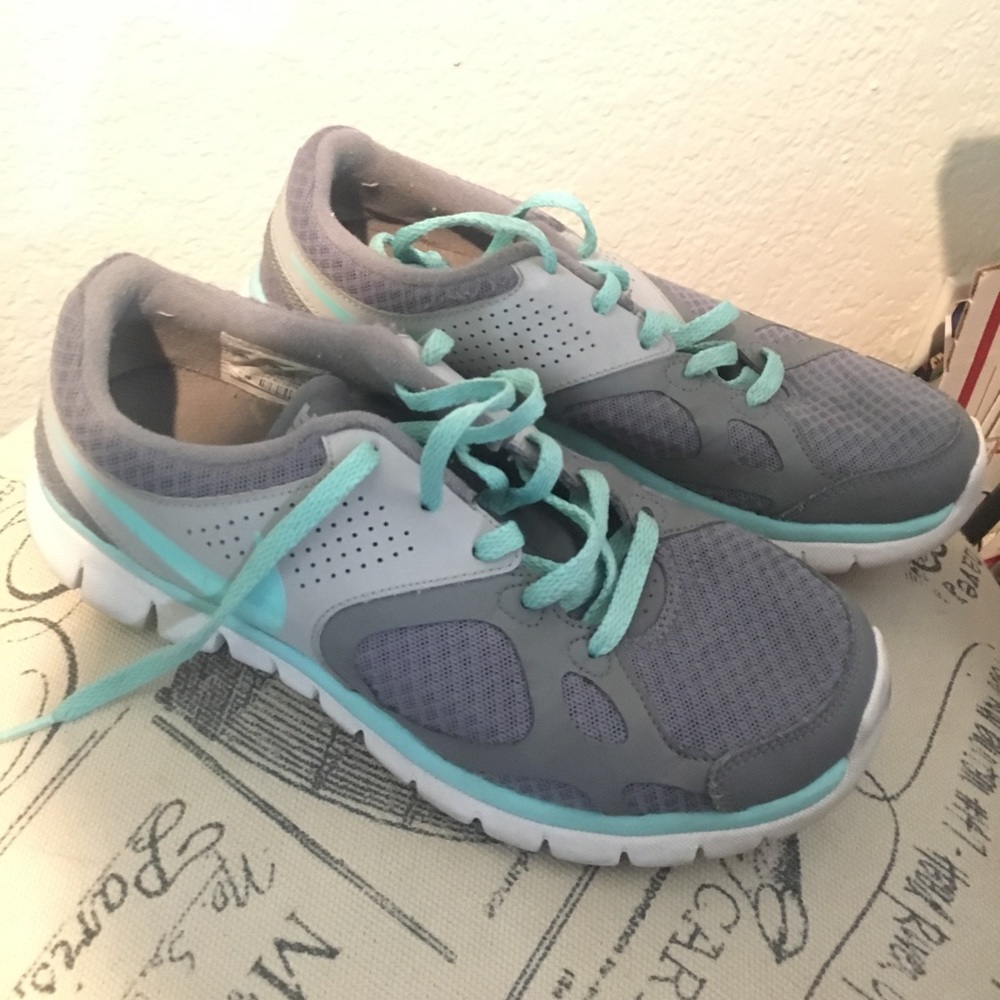 Nike women’s size 7 shoes