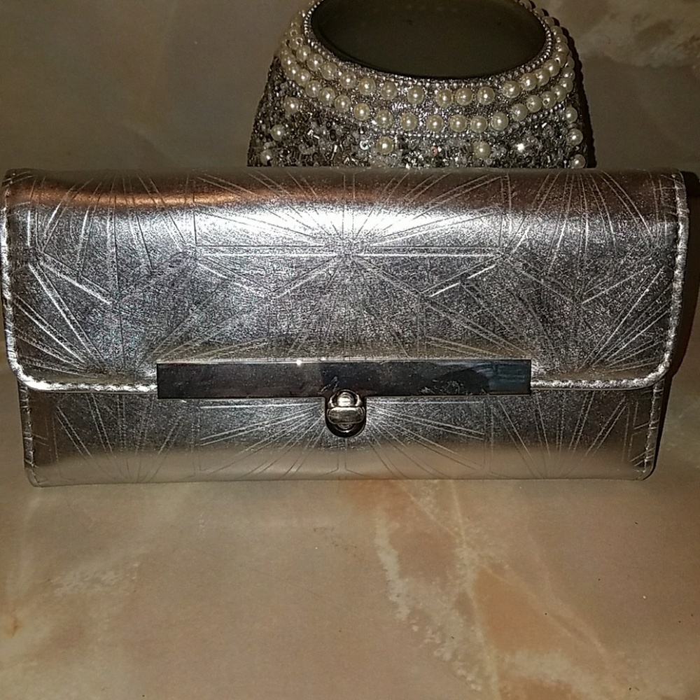 Silver wallet New Years