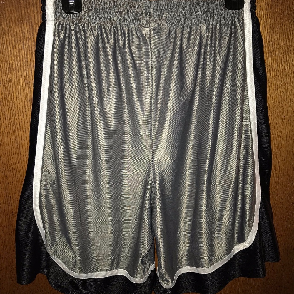 Mens Basketball Shorts - Size Large