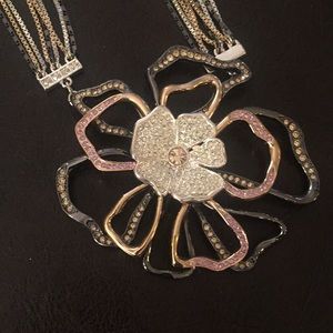 Flower statement necklace