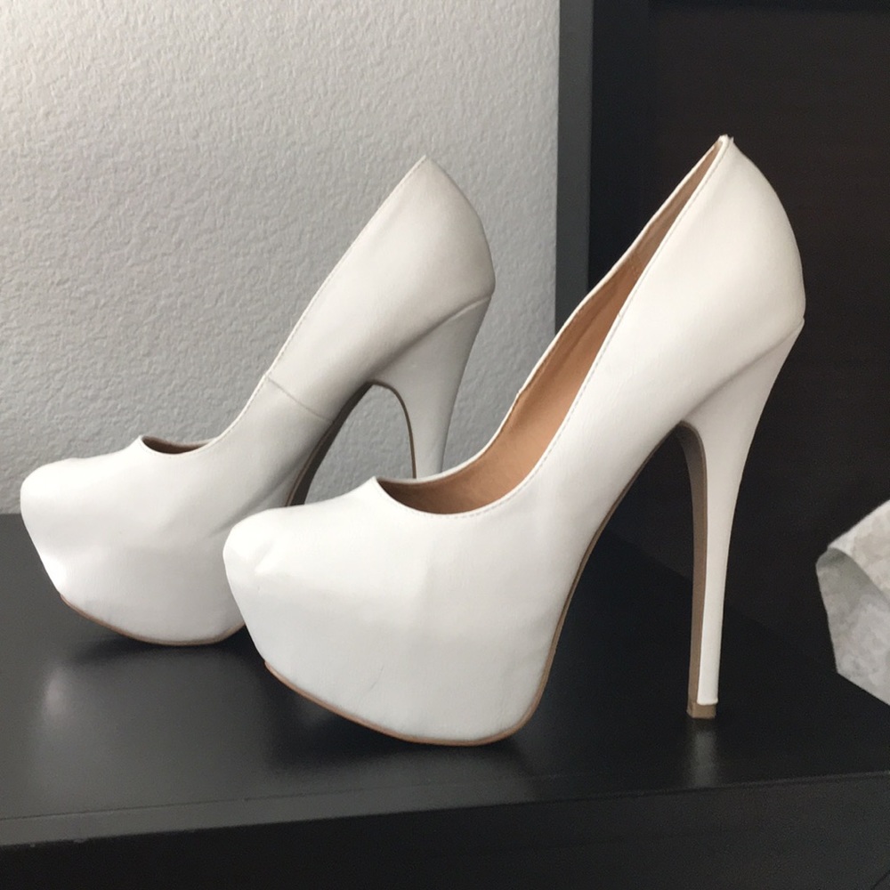 Size 8 white stilettos