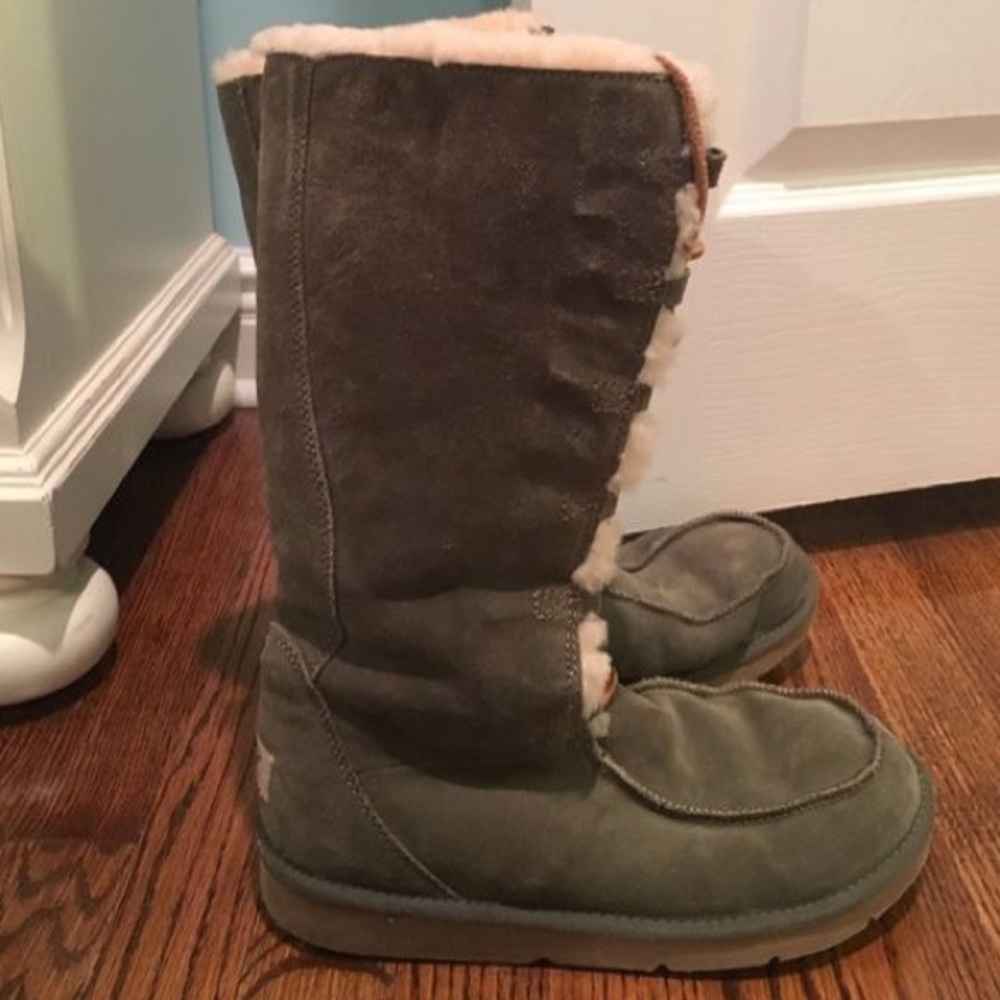 Olive Lace-up UGG