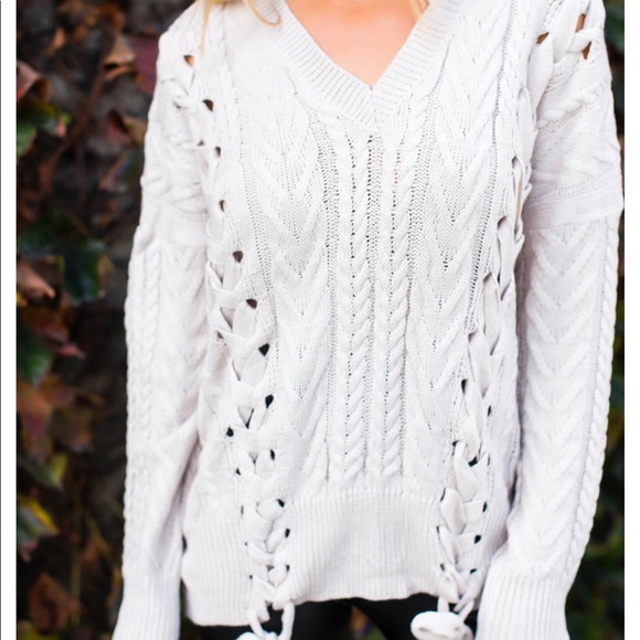 Lace up cable knit sweater in CREAM - Picture 2 of 5