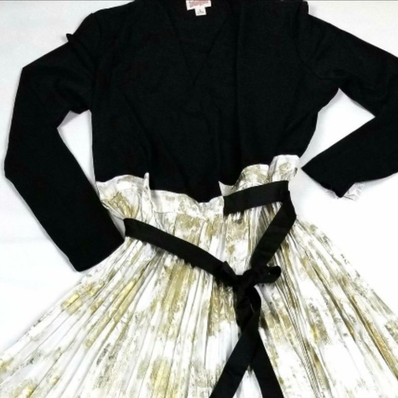 LuLaRoe Dresses & Skirts - 🔥🔥LuLaRoe Elegant Deanne Large NWT Gold💋