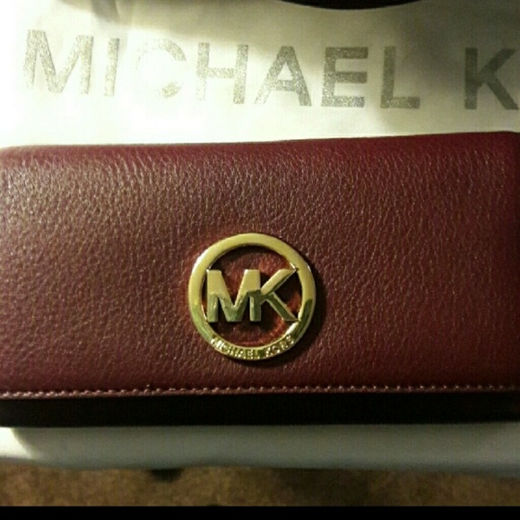 Michael Kors Handbags - ❄New MK Wallet❄