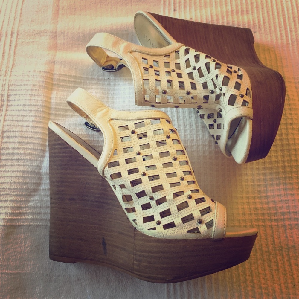Bakers Open-toed Lattice Wedge