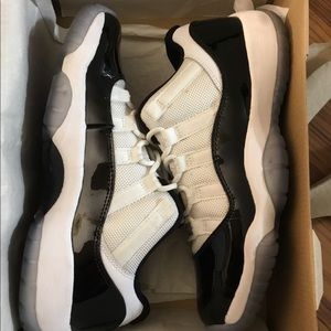 Air Jordan 11 Retro Low BG (Concord)