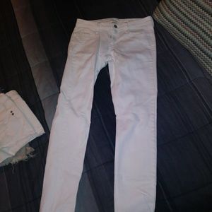 White skinny jeans