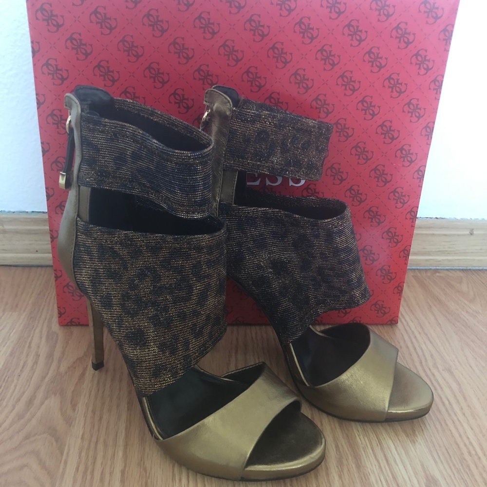 Guess 👠👠🎄