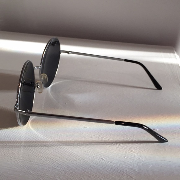 Oversized Lennon Mirror Sunglasses Silver - Picture 4 of 6
