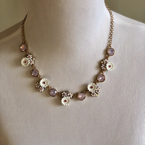 Betsey Johnson Jewelry - SALE‼️BETSEY JOHNSON FLOWER NECKLACE