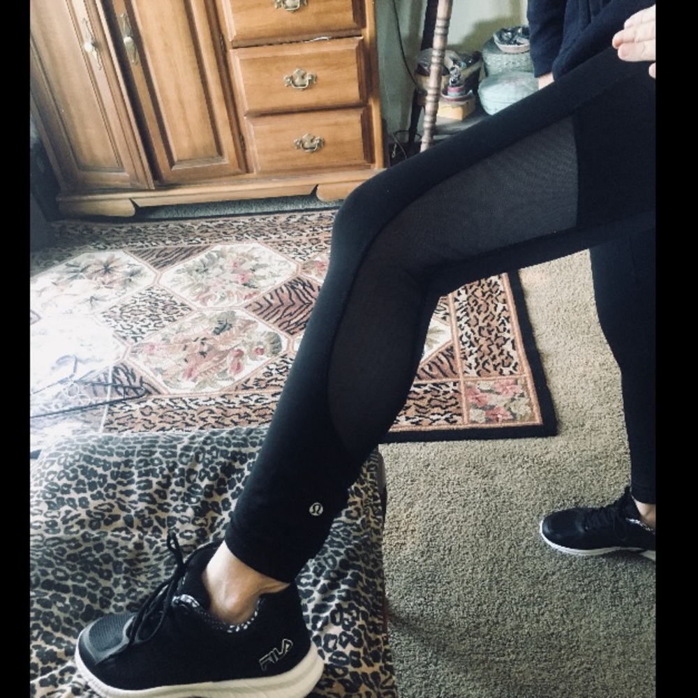 Lululemon seek the heat mesh leggings 8