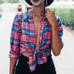 Uniqlo Tops - Plaid Button Up Uniqlo Tops - Plaid Button Up
