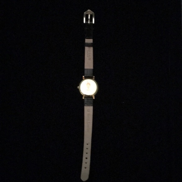 SOLD Vintage Gucci Gold and Mother of Pearl Watch - Picture 4 of 5