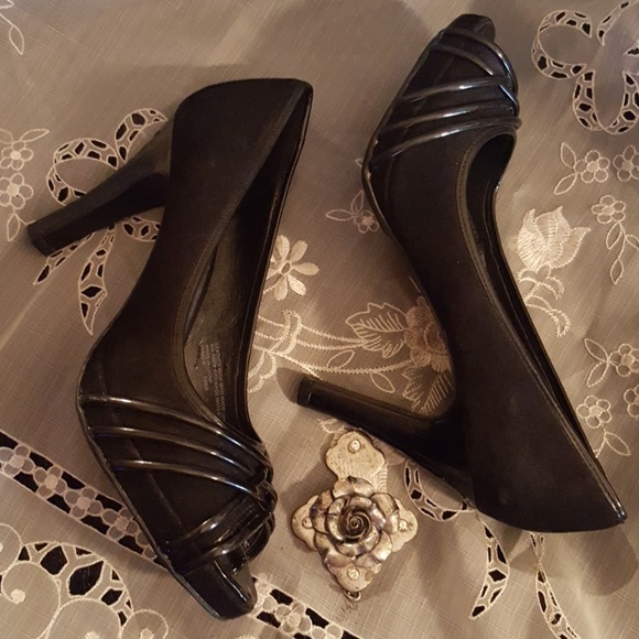 Leather and suede black heels - Picture 2 of 6