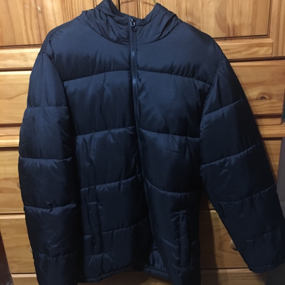Puffer jacket with hood