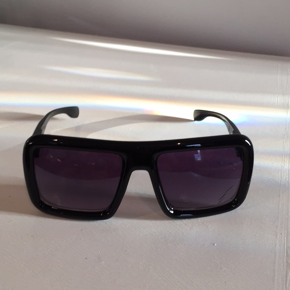 Black Oversized Retro Style Fashion Sunglasses