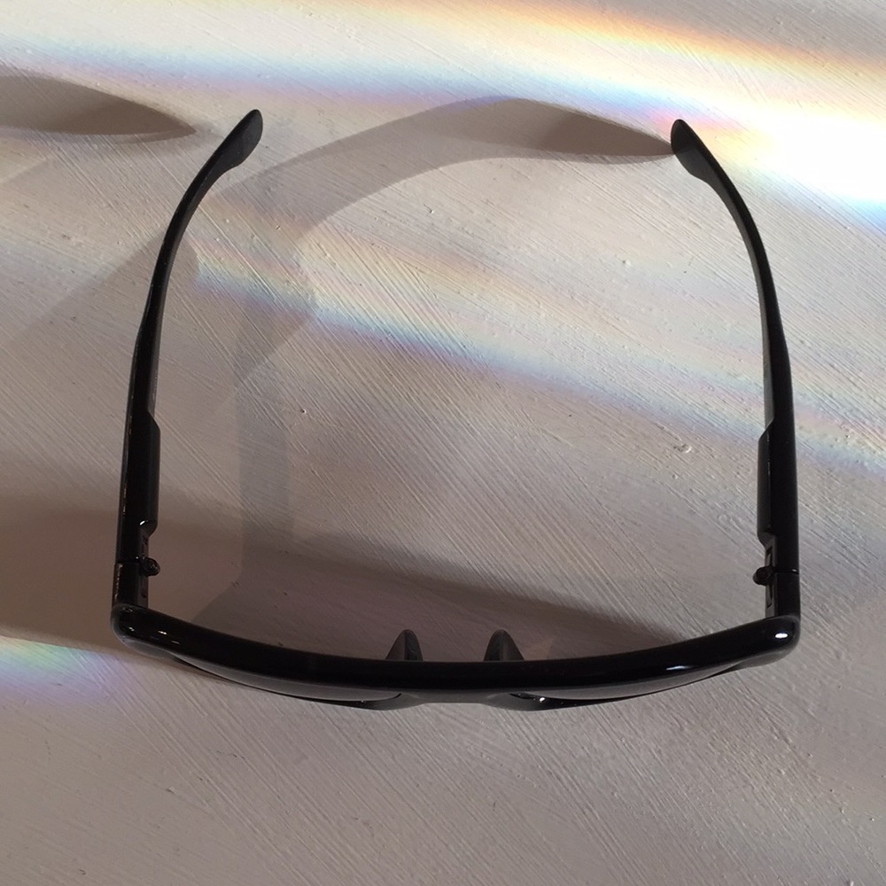 Black Oversized Retro Style Fashion Sunglasses - Picture 2 of 5