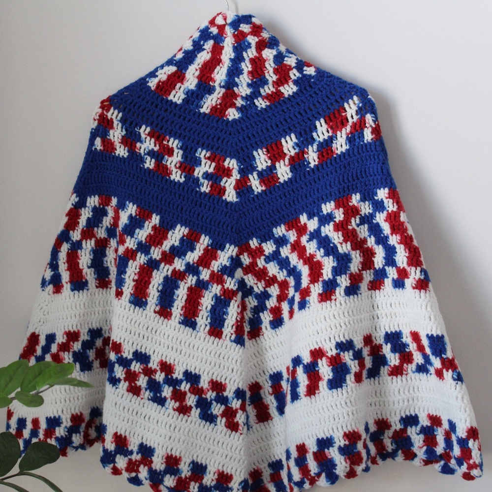 Sold at Market   60s Handmade Crochet  Cape Poncho - Picture 3 of 5