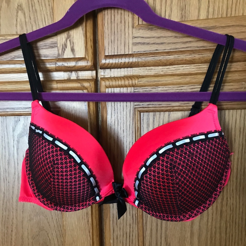 Red + Black VS Bra - 34C