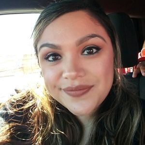 Meet your Posher, Leticia