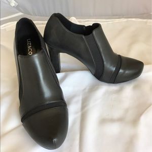 Pointed Toe Elastic Back black bootie