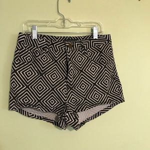 Billabong high waisted, geometric shorts
