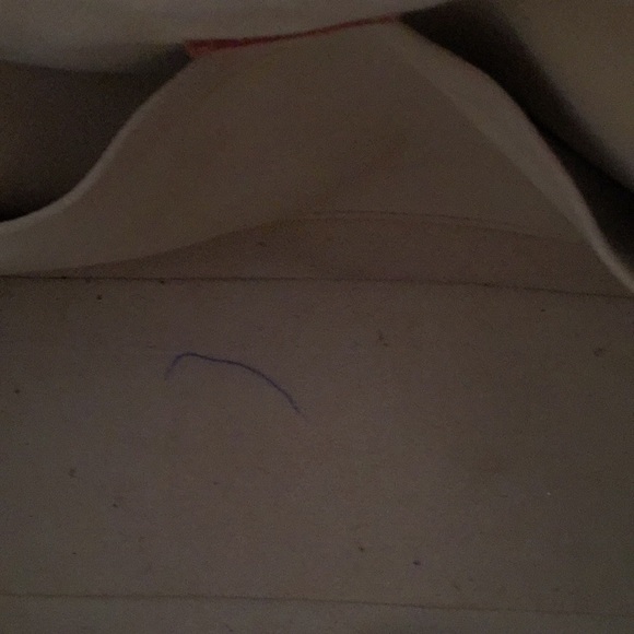 Authentic Louis Vitton Manhattan GM Handbag - Picture 5 of 8