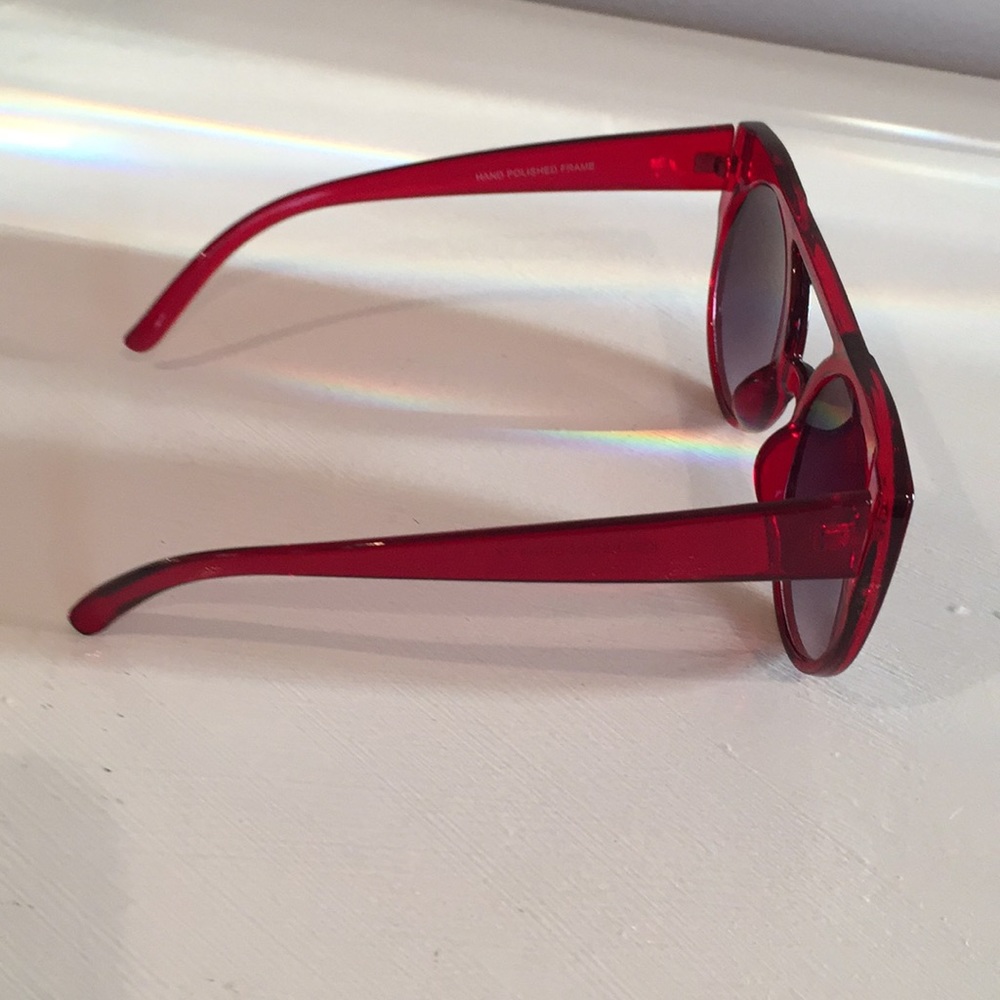Red Fashion Sunglasses Unique - Picture 4 of 6