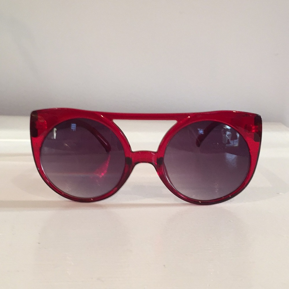 Red Fashion Sunglasses Unique - Picture 5 of 6