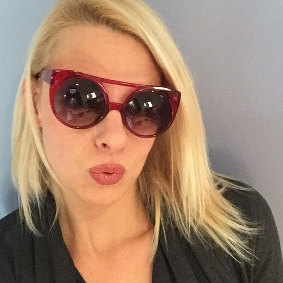 Red Fashion Sunglasses Unique - Picture 6 of 6