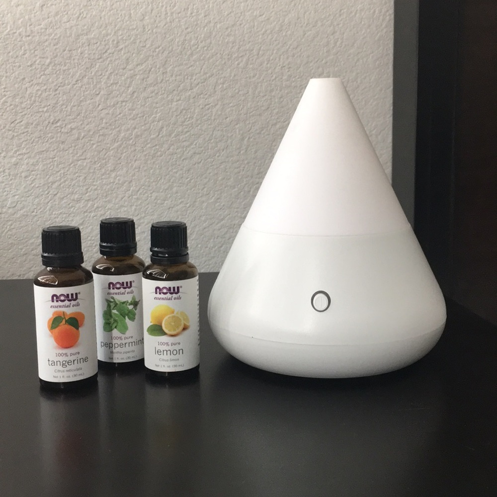 Diffuser & Essential oils