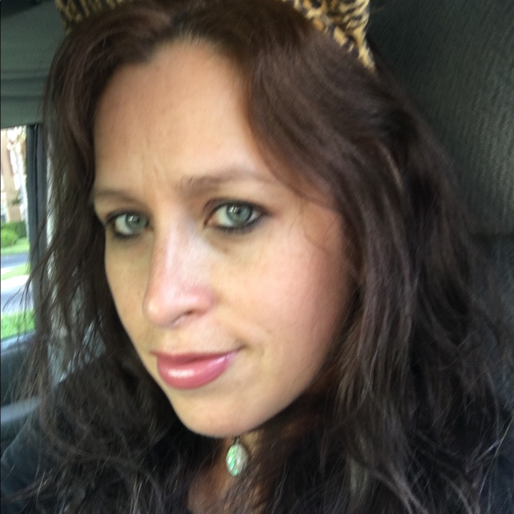 Meet your Posher, Ivette