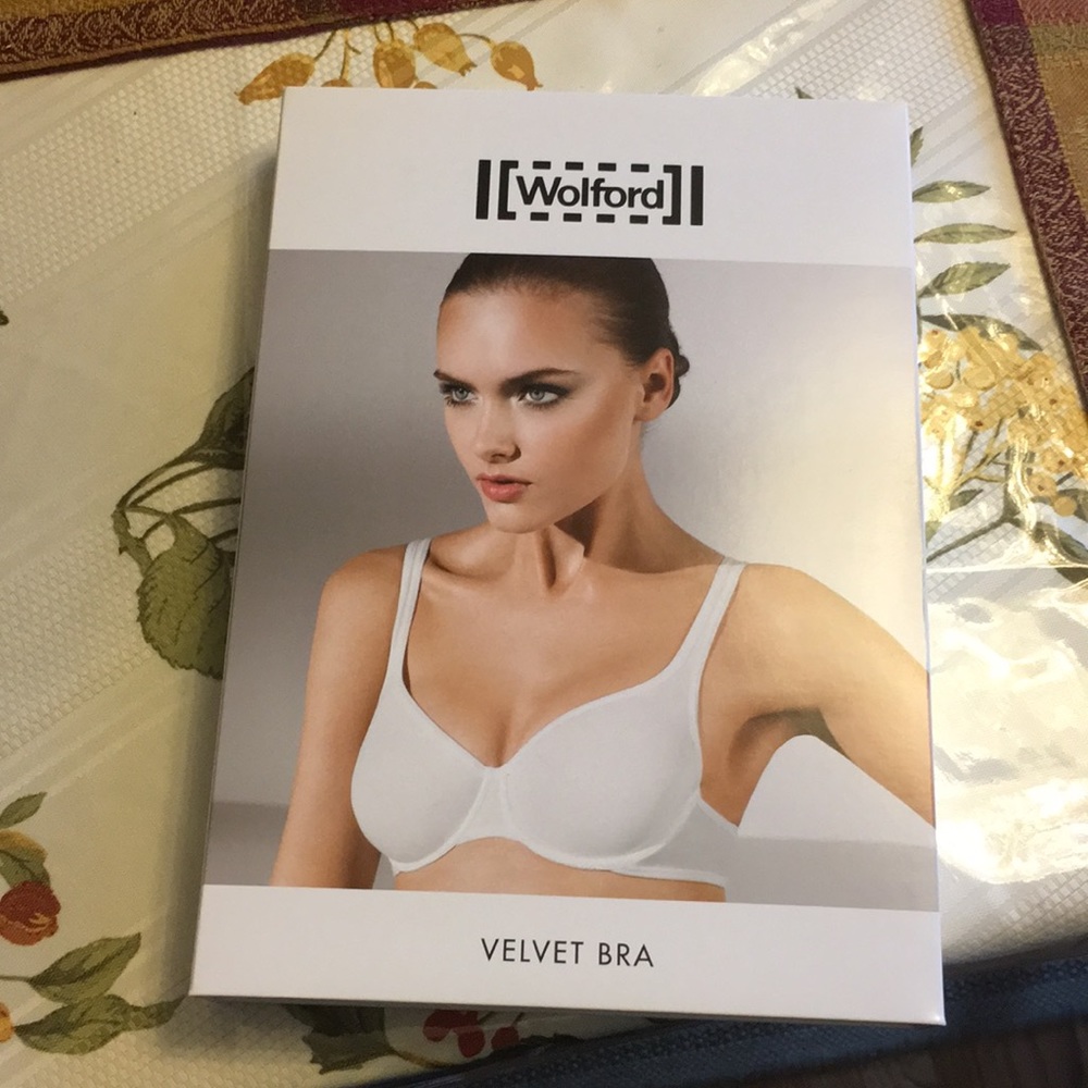 NWT Black velvet wolford bra 36C