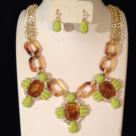 Classic Beauty - Picture 2 of 2