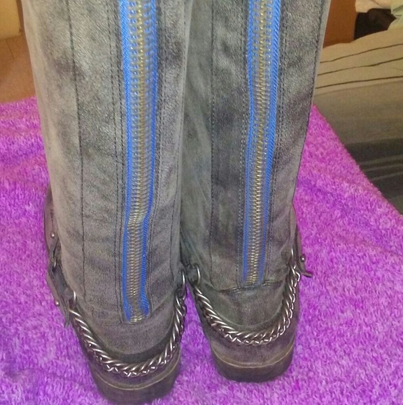 SOLD - Picture 4 of 5