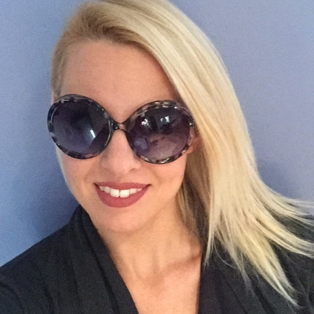 Gray Black Tortoise Shell Oversized Sunglasses - Picture 7 of 7