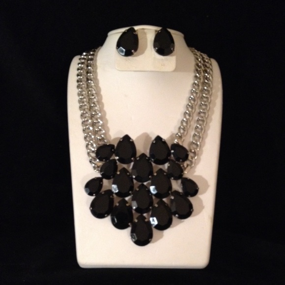 Statement Necklace Set - Picture 1 of 3