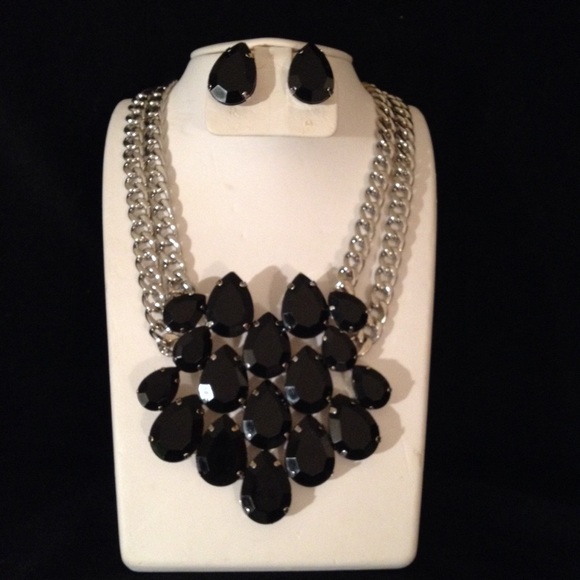 Statement Necklace Set - Picture 2 of 3