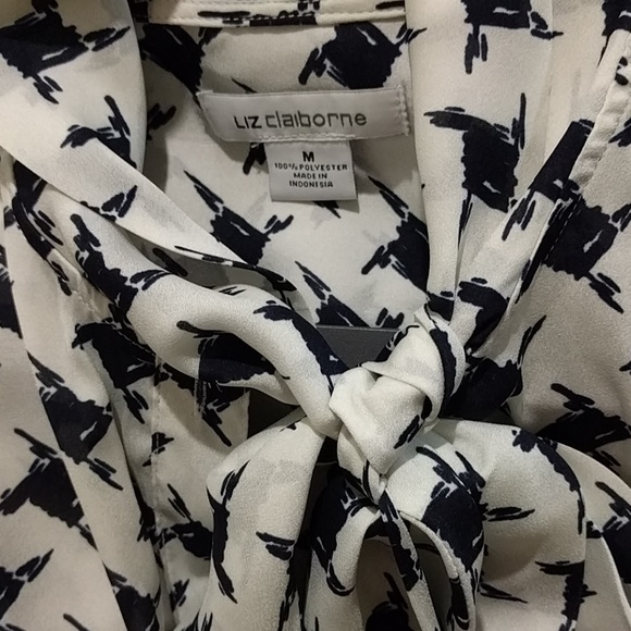 M Liz Chaiborne. - Picture 4 of 4