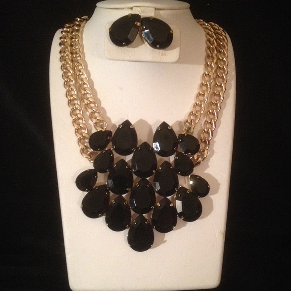 Statement Necklace Set - Picture 2 of 3