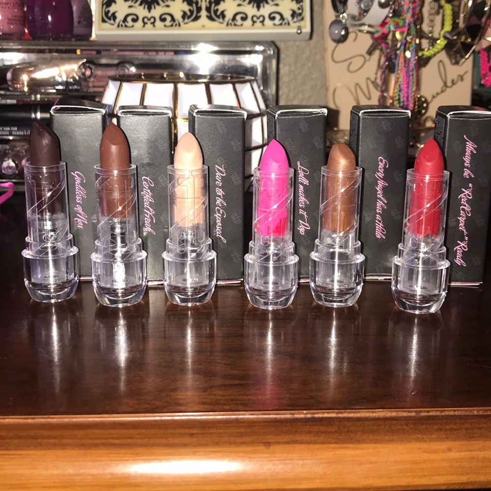 Pinky Rose matte lipsticks
