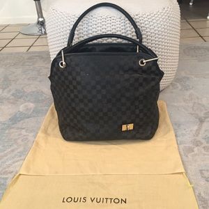 Louis Vuitton soft leather bag