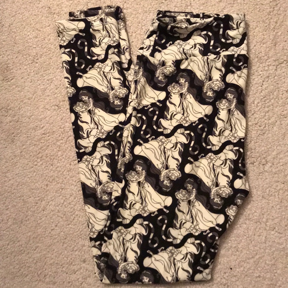 New LulaRoe Disney Princess Jasmine Black White OS