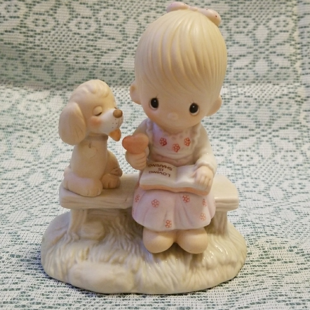 Precious Moments "Loving Is Sharing" Figurine