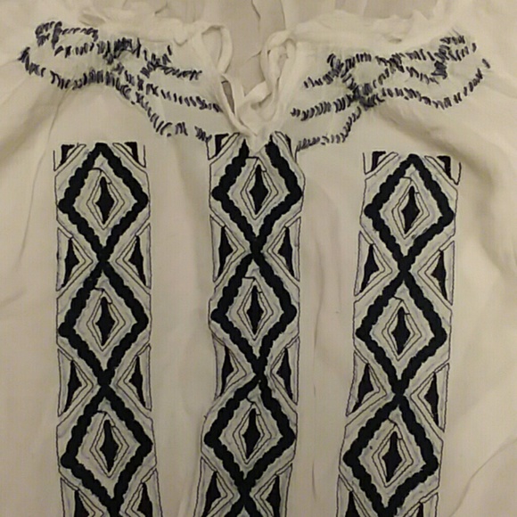 🐞Peasant type Blouse🐞 - Picture 2 of 4