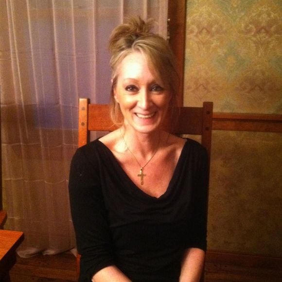 Meet your Posher, Lisa - Picture 1 of 1