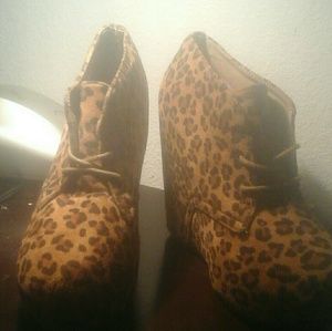 Forever 21 size 6 booties