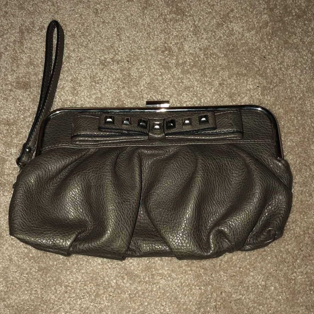Jessica Simpson wristlet